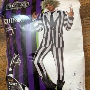 Beetle juice suit for men size Medium